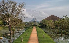 Water Garden Sigiriya - 30 Chic Designed Private Villas Overlooking Sigiriya